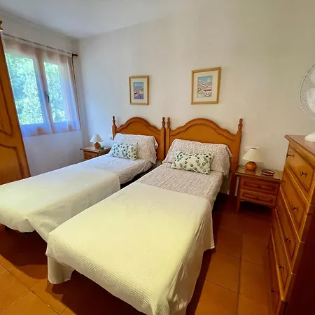 Quiet Cala Canyellas Апартаменты